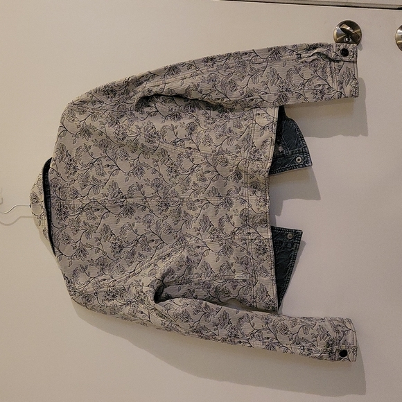 AJ ARMANI JEANS/ 10 / PRINT - Picture 3 of 12